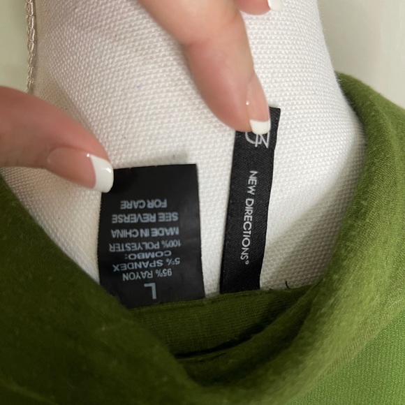 New Directions cotton and sheer women’s top - Picture 6 of 6